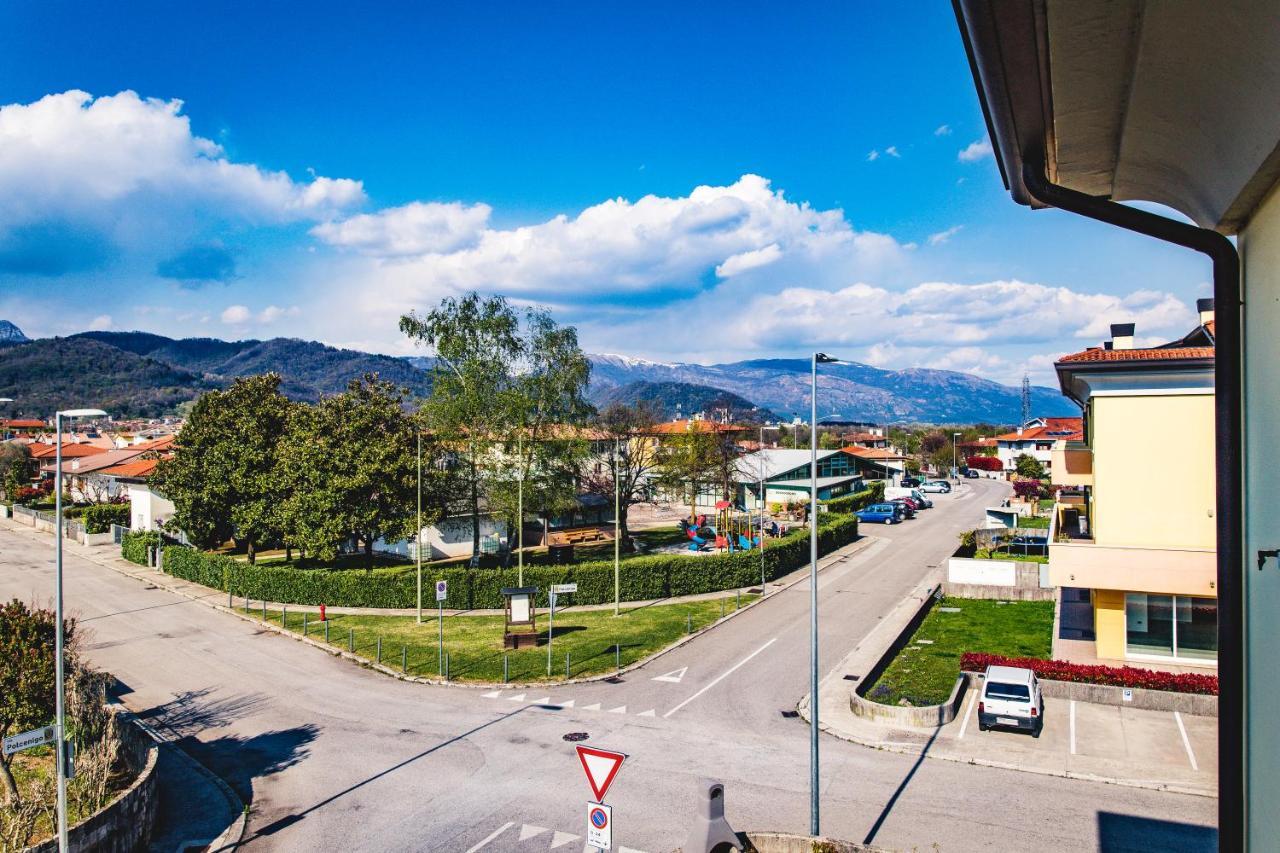 Appartamento Borgo Peschiere Maniago Exteriör bild