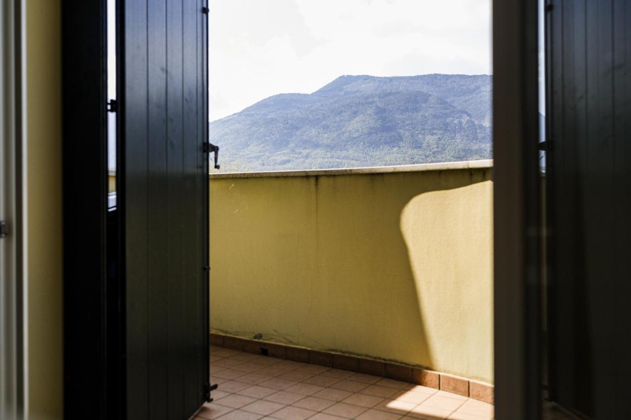 Appartamento Borgo Peschiere Maniago Exteriör bild