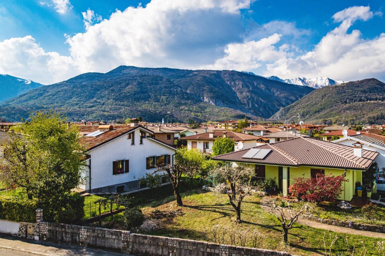 Appartamento Borgo Peschiere Maniago Exteriör bild