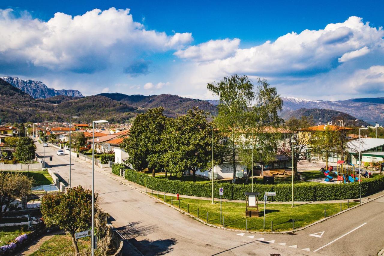 Appartamento Borgo Peschiere Maniago Exteriör bild