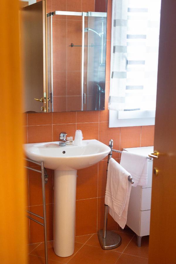 Appartamento Borgo Peschiere Maniago Exteriör bild