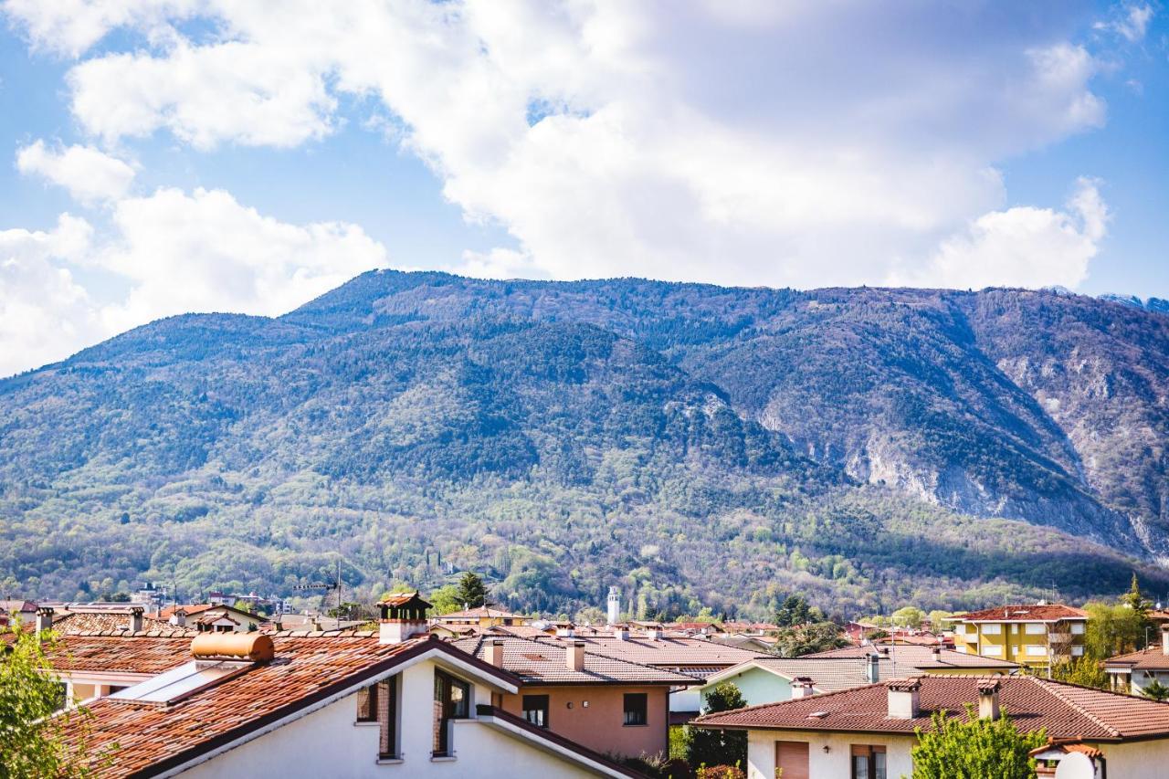 Appartamento Borgo Peschiere Maniago Exteriör bild